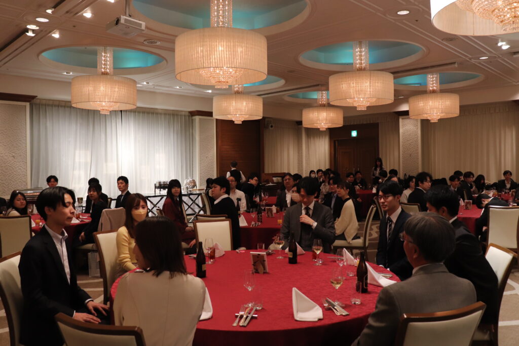 確定申告お疲れ様会と新卒職員歓迎会の様子